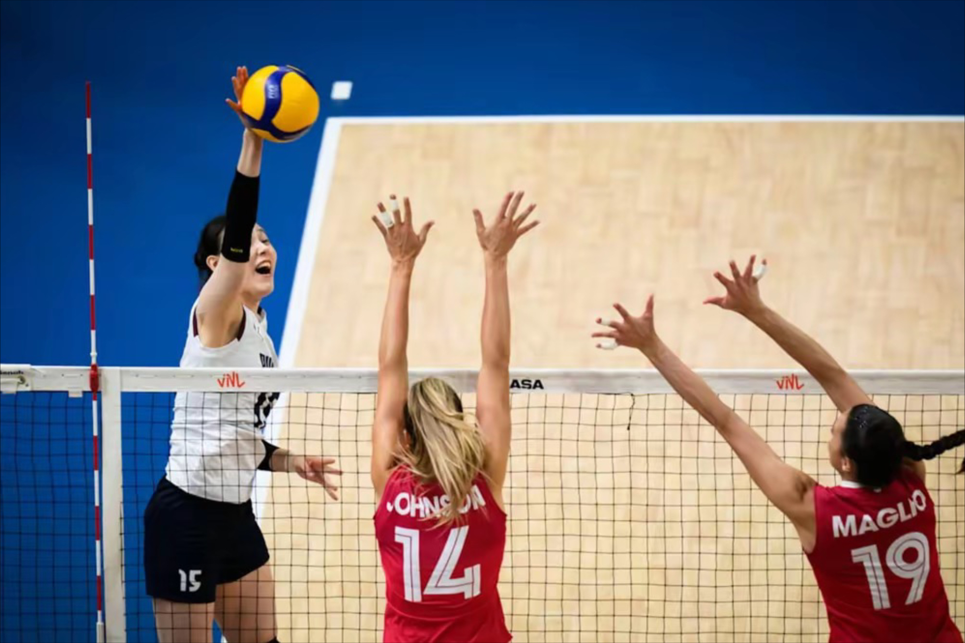 开云体育官方网站-加拿大女足与韩国队竞速激烈角逐