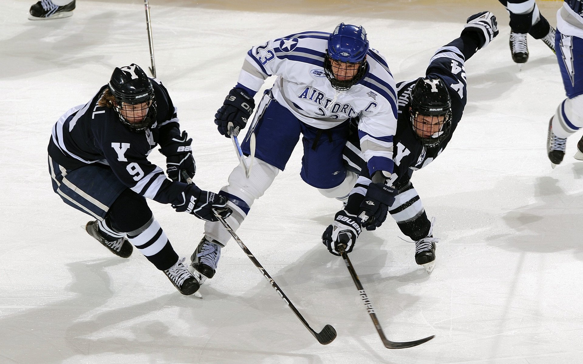 东契奇教科书级掌控，76人铁血防守锁死老鹰