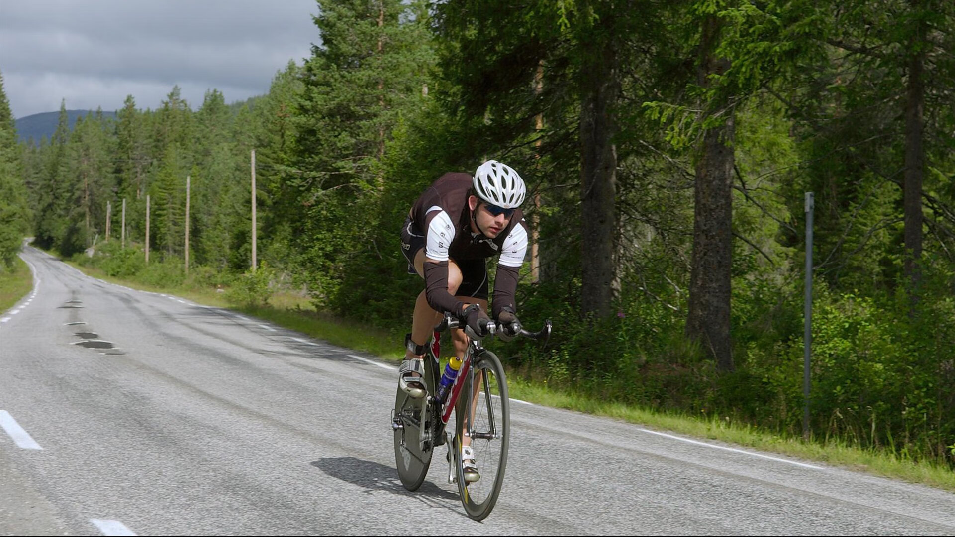 北欧冰刃刺穿加勒比防线,厄德高如何以大师级表现瓦解牙买加